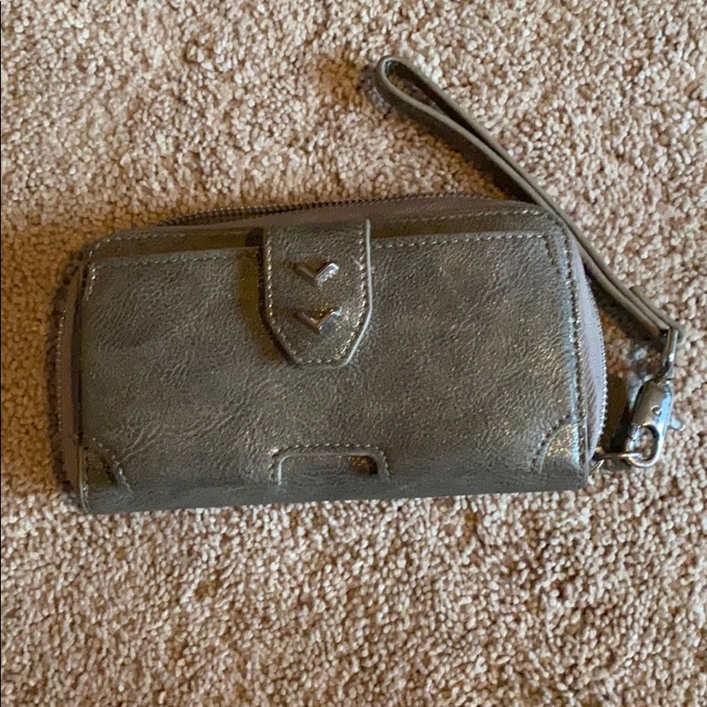 Stella and dot tech wallet